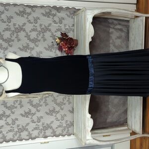 Vintage Donna Morgan velvet mermaid / trumpet sleeveless dress